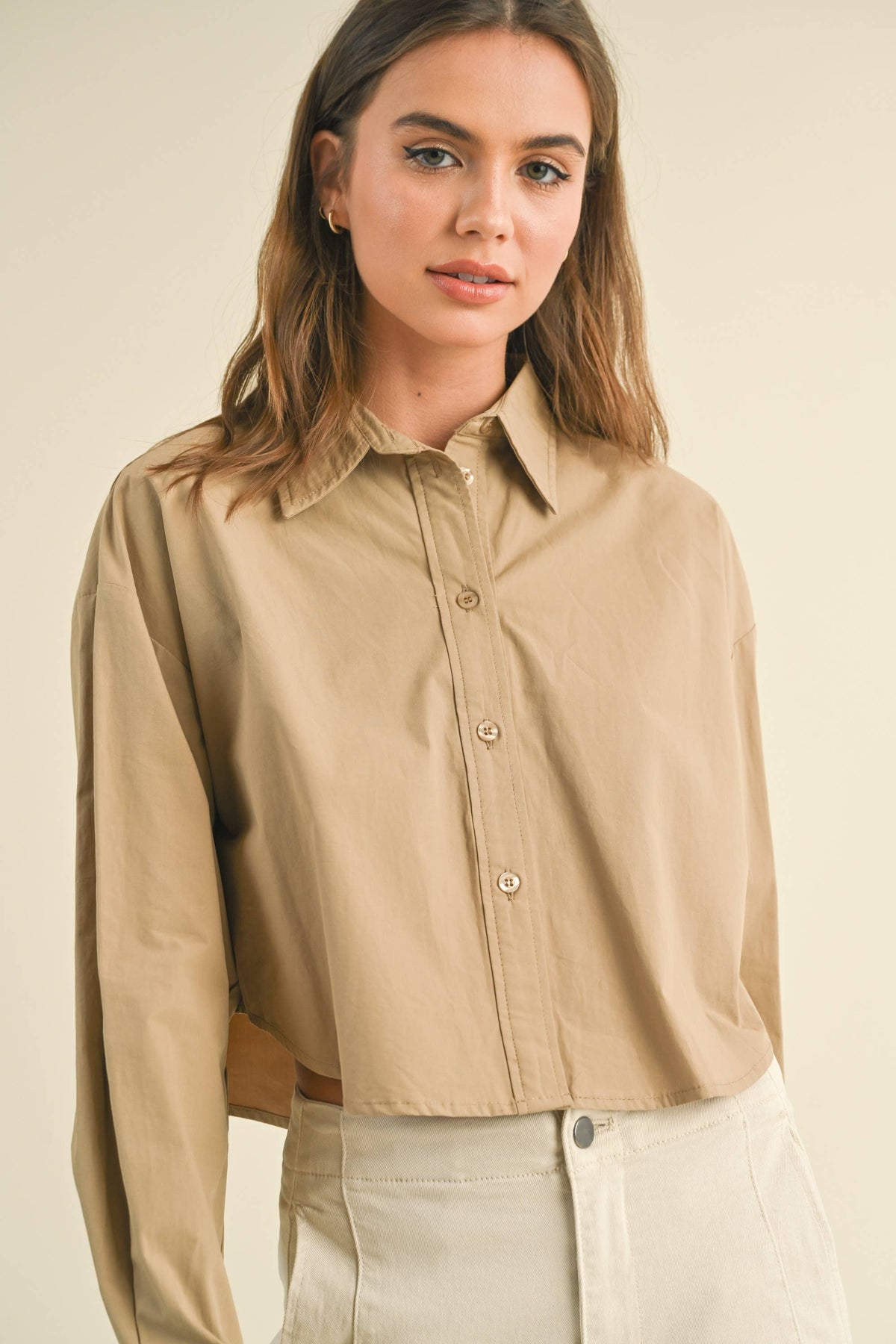 SHE MEANS BUSINESS CROPPED BUTTONDOWN SHIRT